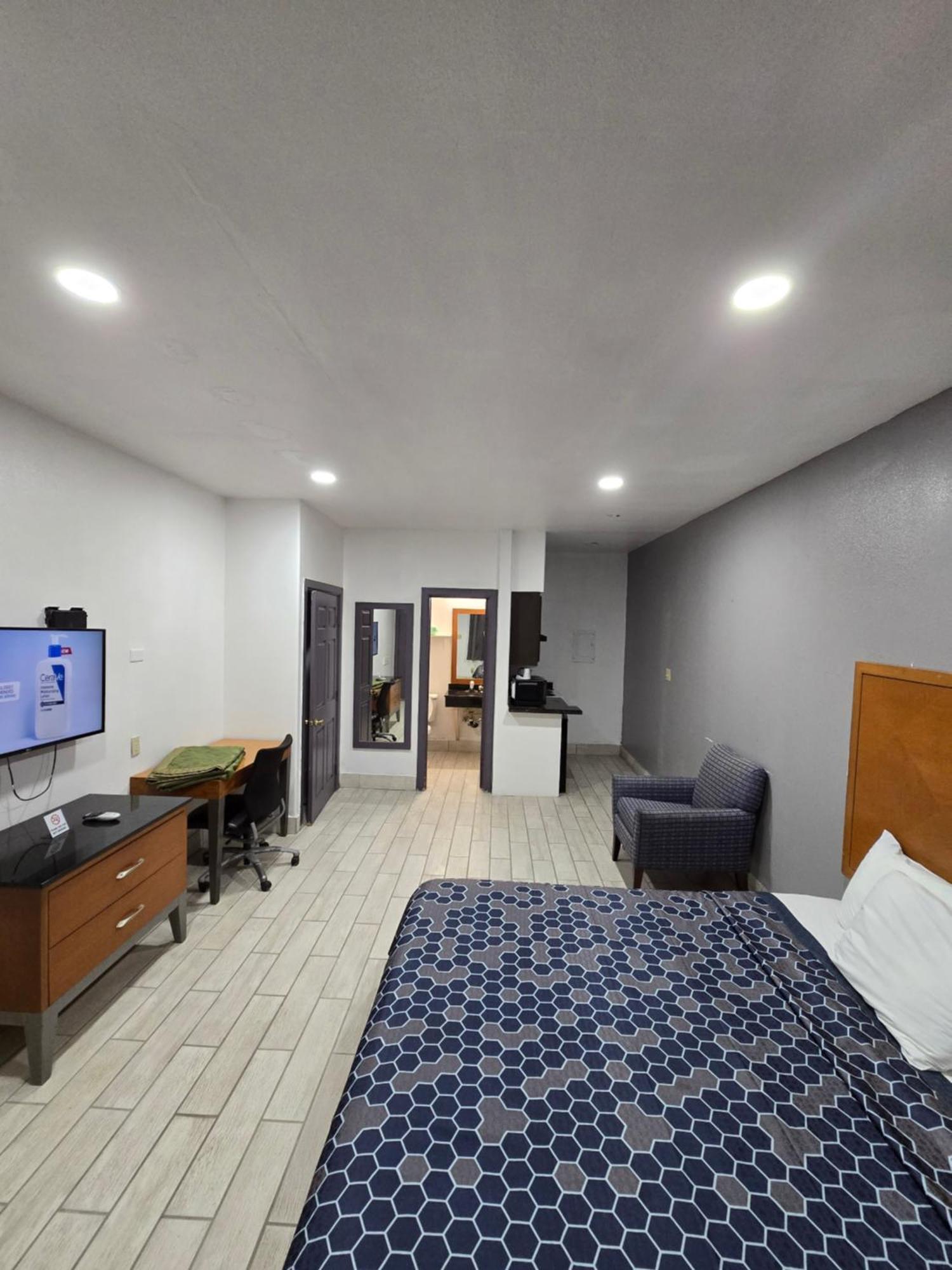 Motel Executive