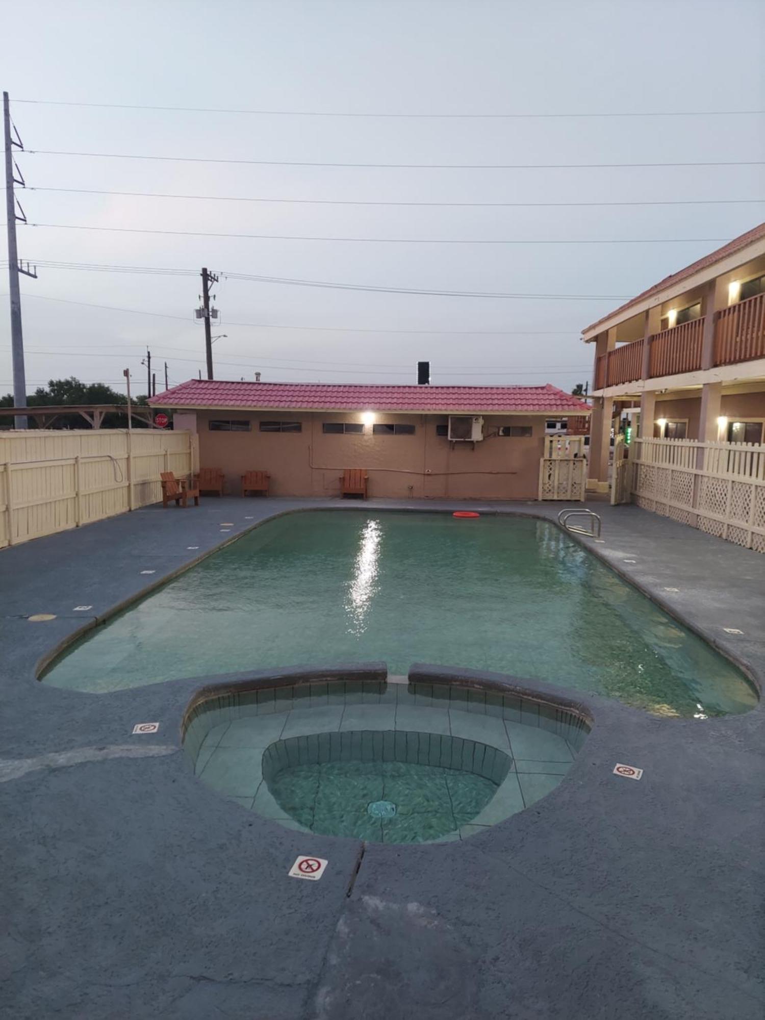 Executive Motel 2*
